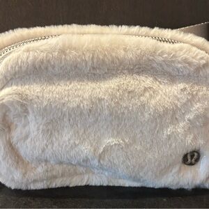 Lululemon Everywhere Belt Bag